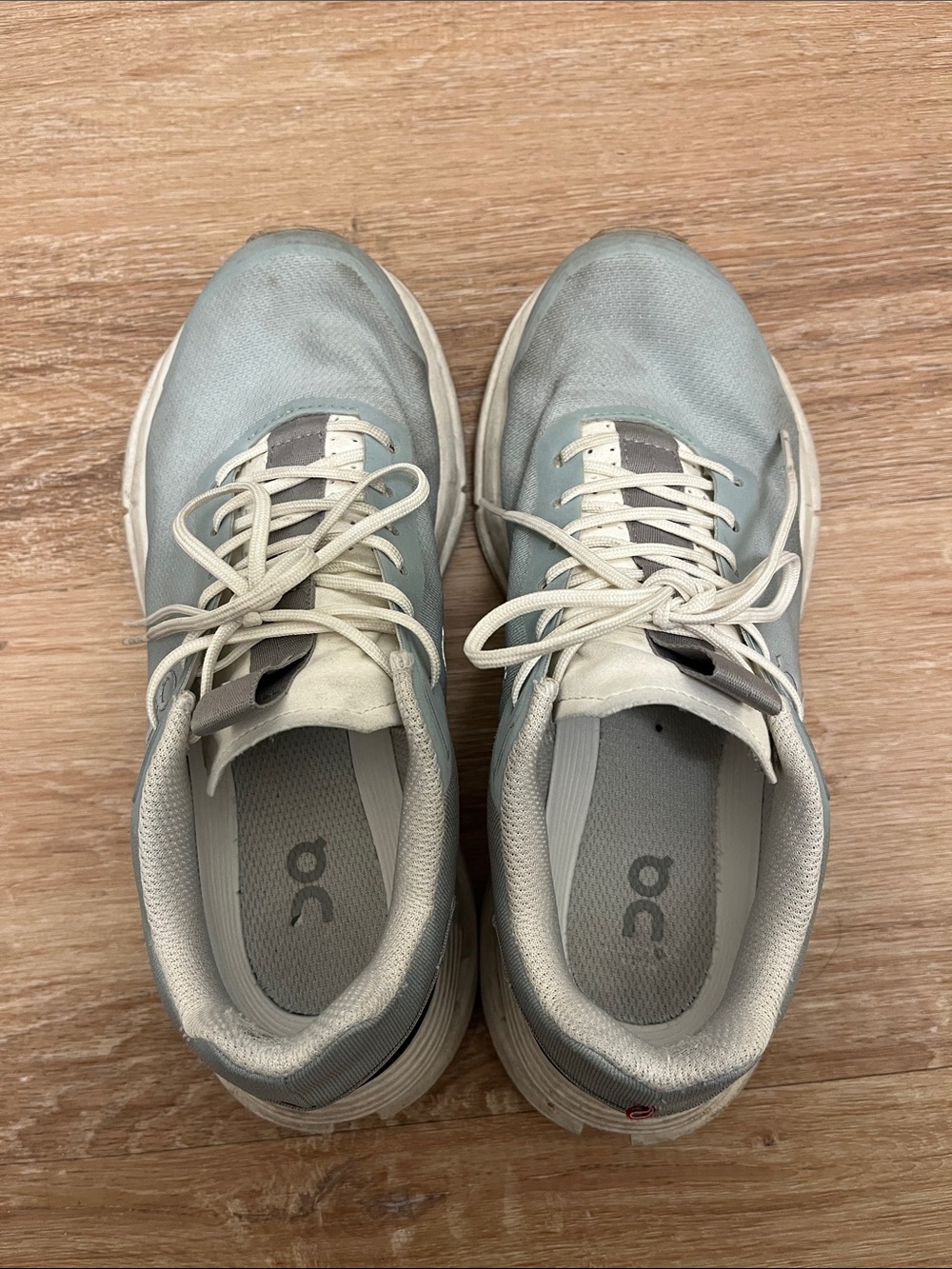 On Running Women's Light Blue Cloudnova